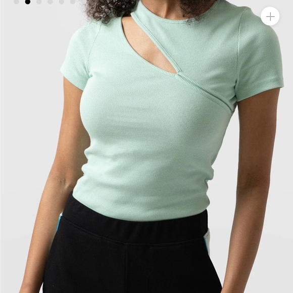 Cutout tee - Picture 4 of 11